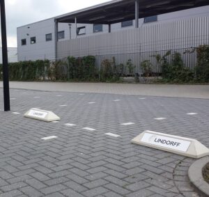 stootband-met-parkeerplek-aanduiding