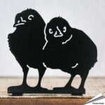 wg760-silhouet-kuikens-metaal-zwart