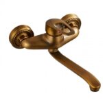 Antiek-Messing-muur-Mengkraan-met-lange-Uitloop-1-650x650
