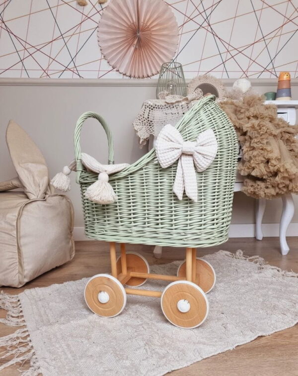 Rieten-poppenwagen-1