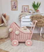 Rieten-poppenwagen