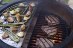 Kamado-Joe-gietijzeren-rooster-en-plaat