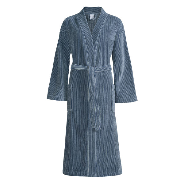 antonio_403vintageblue_bathrobe_ipad_4