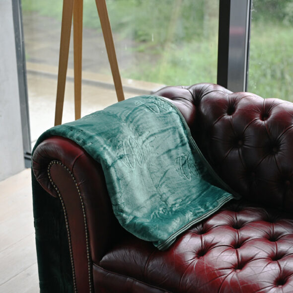 big-green-egg-fleece-deken-720x590-1