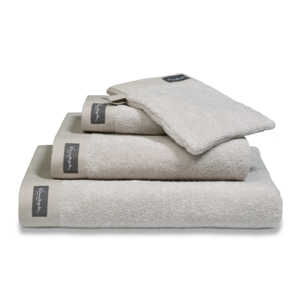 homemouline_090white_s_web_4