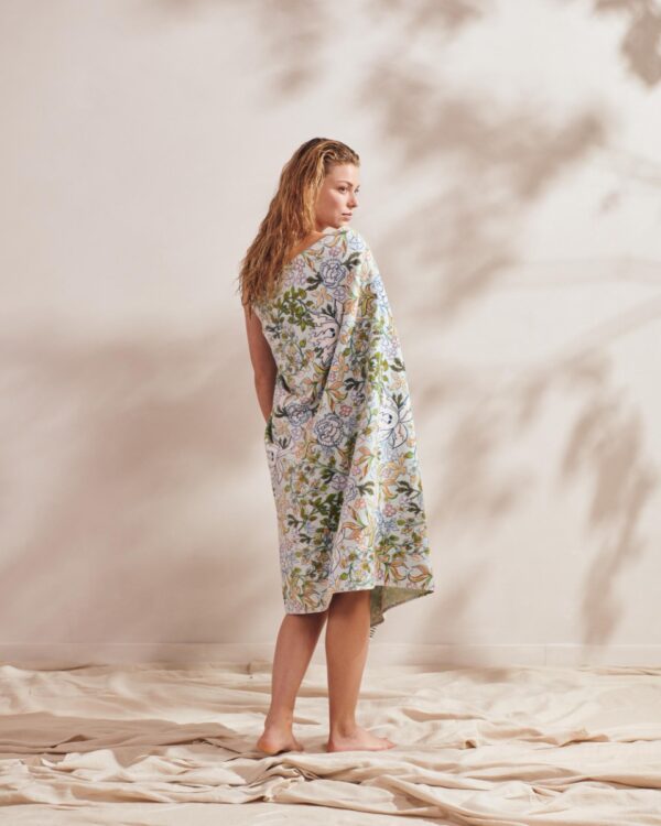 ophelia_beach_towel_hazy_blue_100972_568_lr_s1_p
