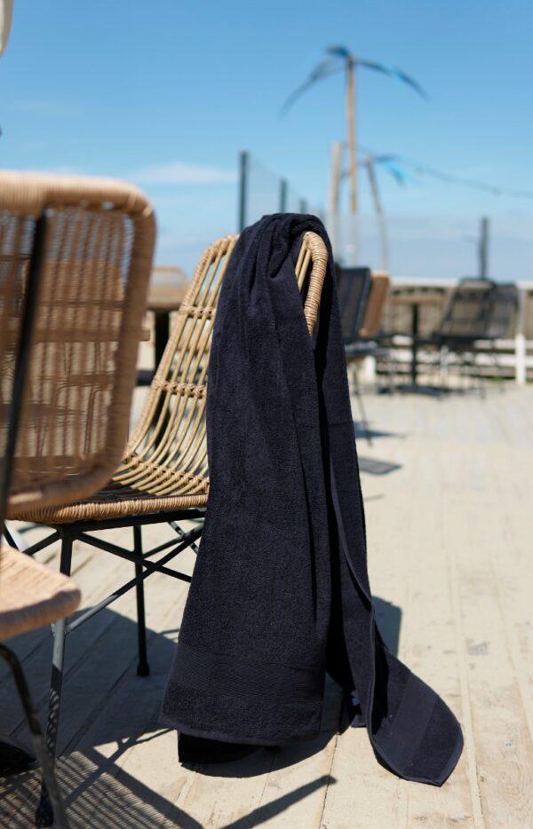 rs3741_livello_home_collection_badlaken_black_sfeer_1-lpr