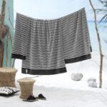 sb-beachtowel_marseille_black_100x180_cm_sfeer