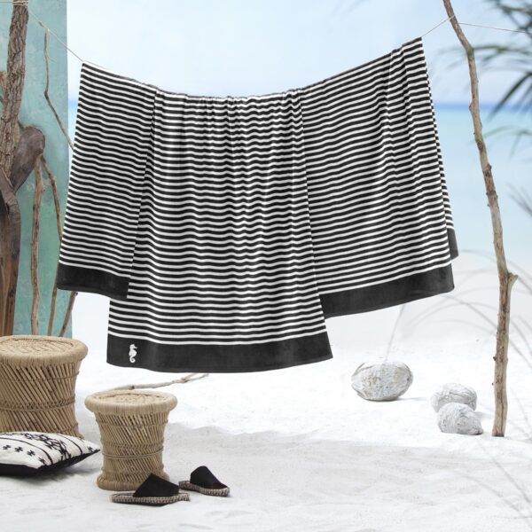 sb-beachtowel_marseille_black_100x180_cm_sfeer